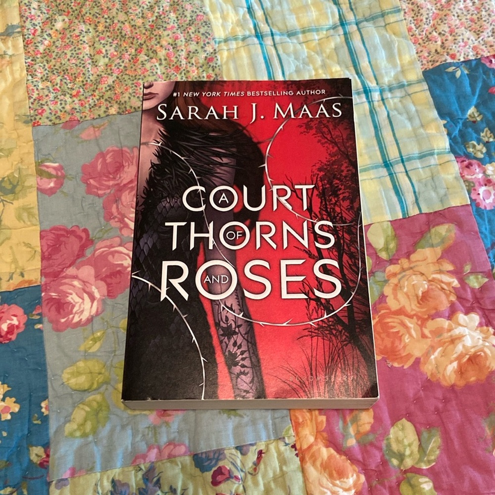 Original A Court of Thorns and Roses Paperback Book